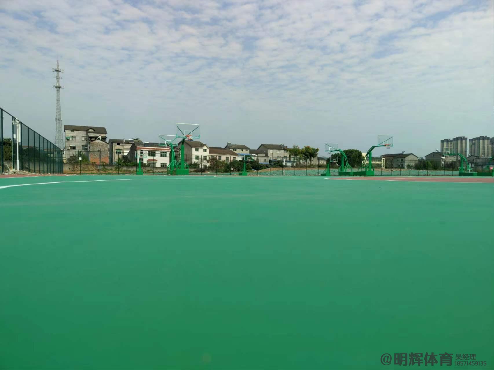 球场材料硬地丙烯酸球场的优缺点